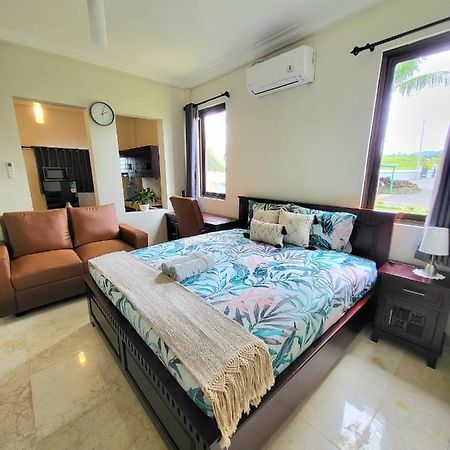 Medewi Manor Aparthotel Airsatang Екстериор снимка