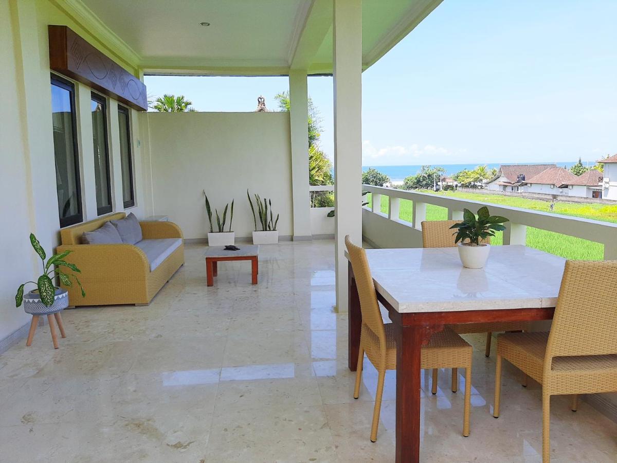 Medewi Manor Aparthotel Airsatang Екстериор снимка