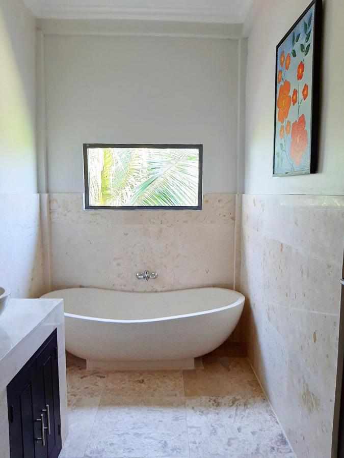 Medewi Manor Aparthotel Airsatang Екстериор снимка