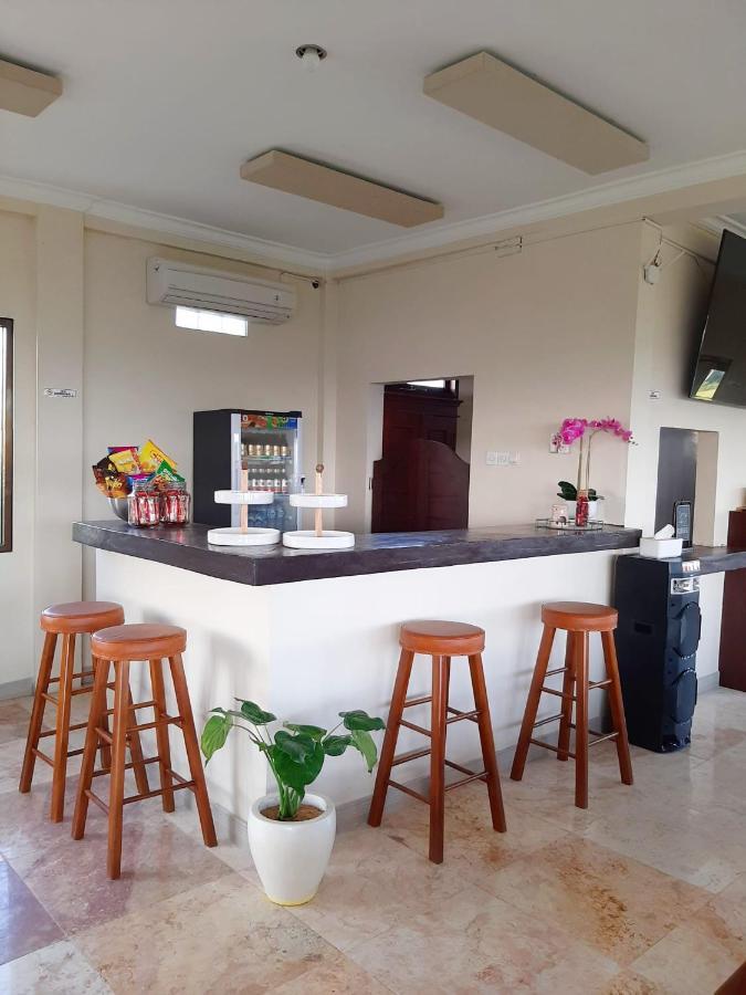Medewi Manor Aparthotel Airsatang Екстериор снимка