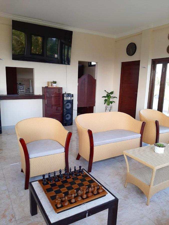 Medewi Manor Aparthotel Airsatang Екстериор снимка