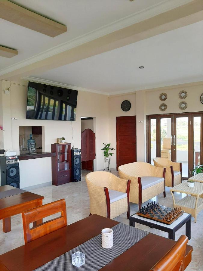 Medewi Manor Aparthotel Airsatang Екстериор снимка