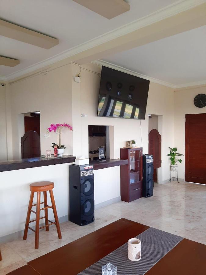 Medewi Manor Aparthotel Airsatang Екстериор снимка