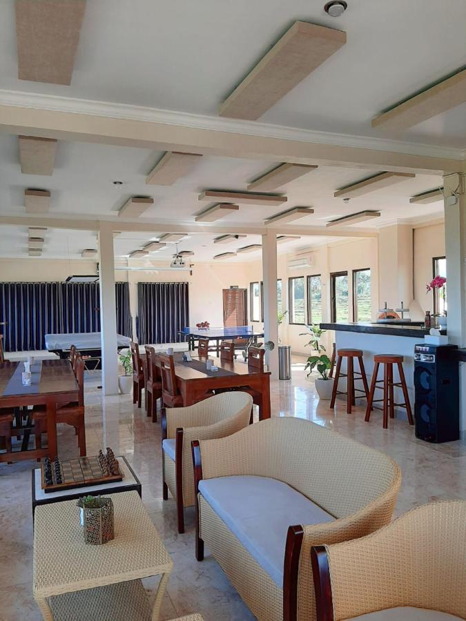 Medewi Manor Aparthotel Airsatang Екстериор снимка