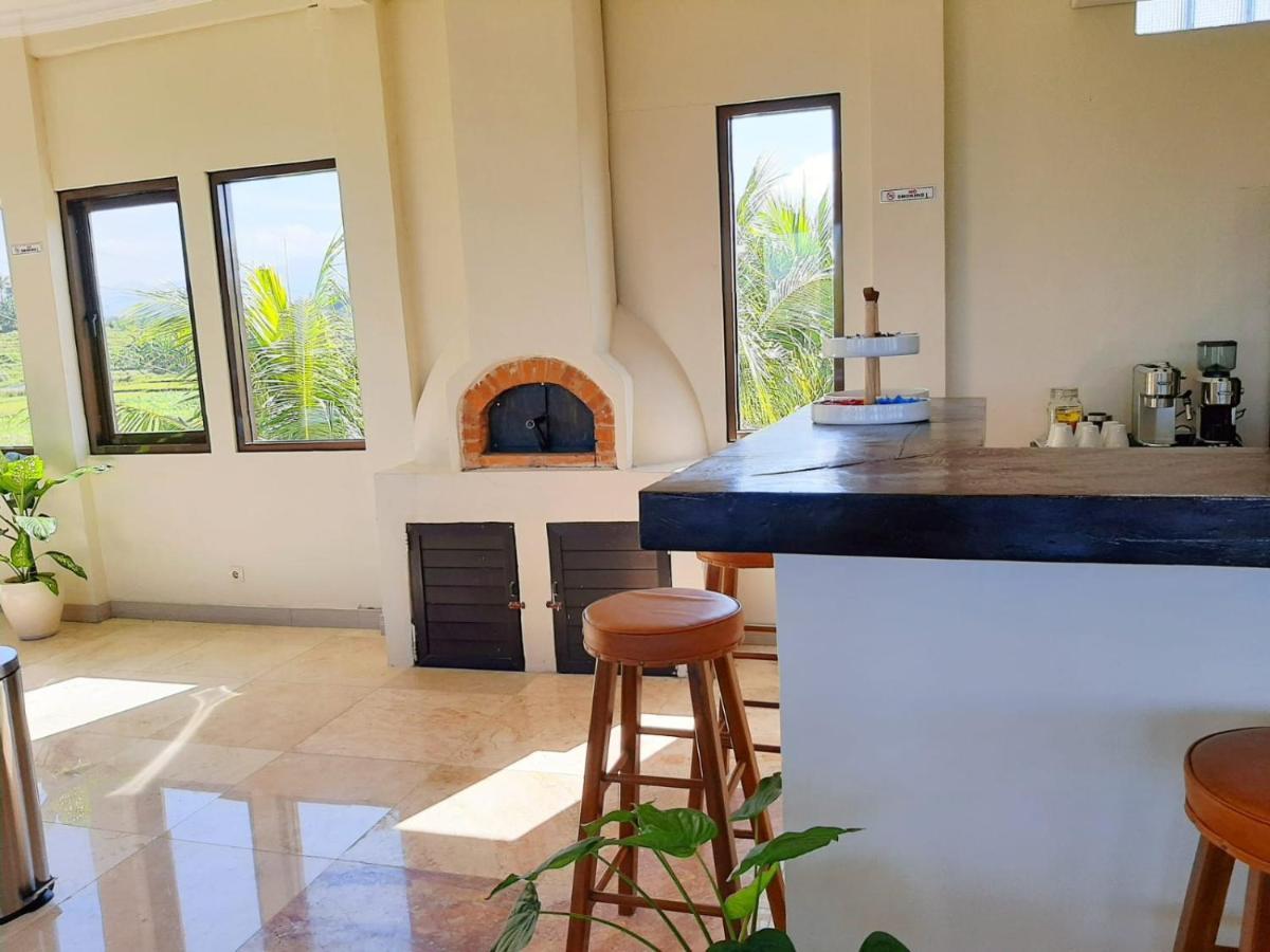 Medewi Manor Aparthotel Airsatang Екстериор снимка