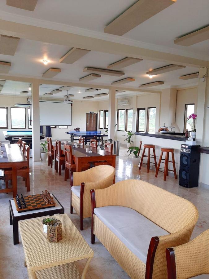 Medewi Manor Aparthotel Airsatang Екстериор снимка