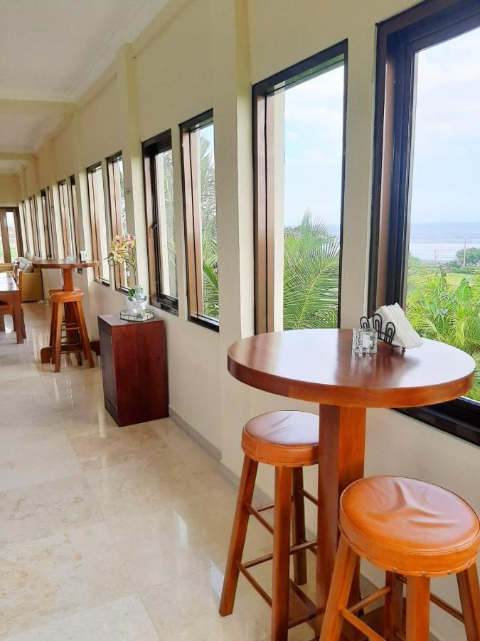 Medewi Manor Aparthotel Airsatang Екстериор снимка