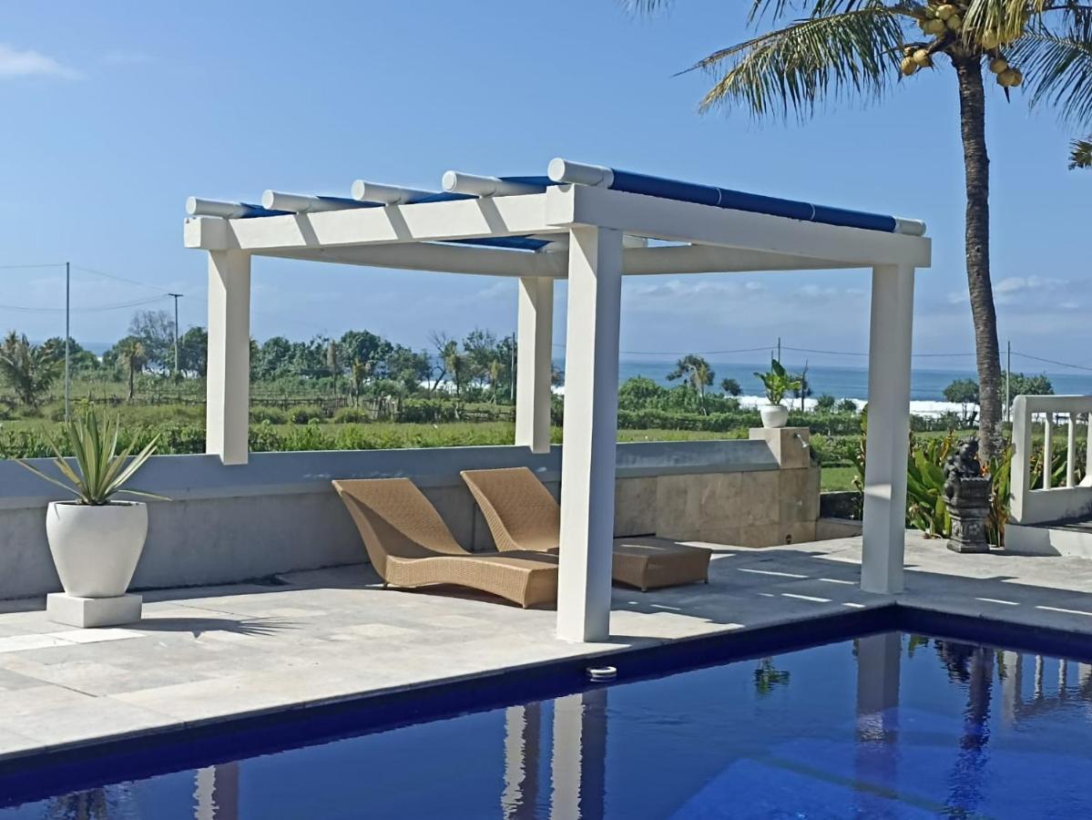 Medewi Manor Aparthotel Airsatang Екстериор снимка