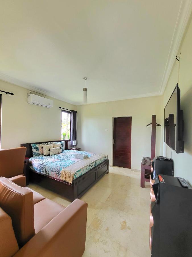 Medewi Manor Aparthotel Airsatang Екстериор снимка