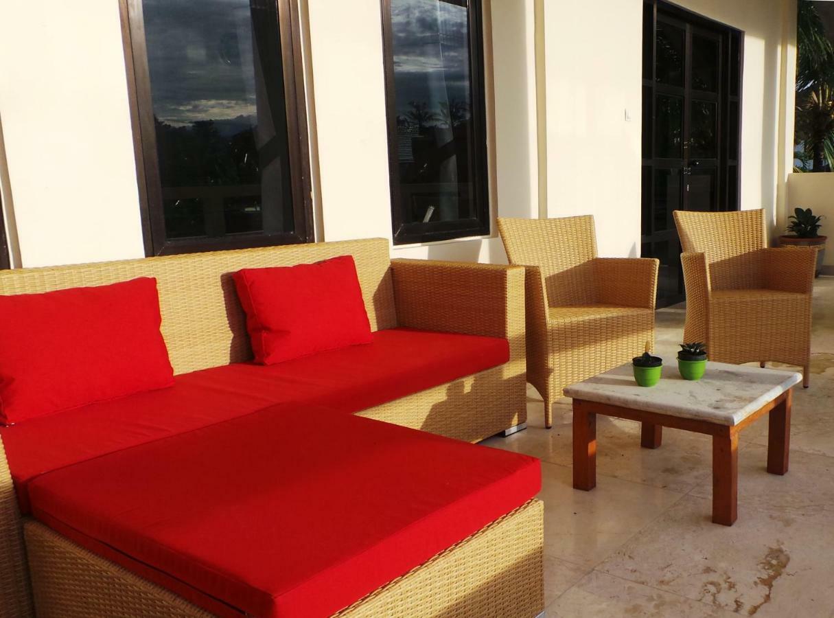 Medewi Manor Aparthotel Airsatang Екстериор снимка