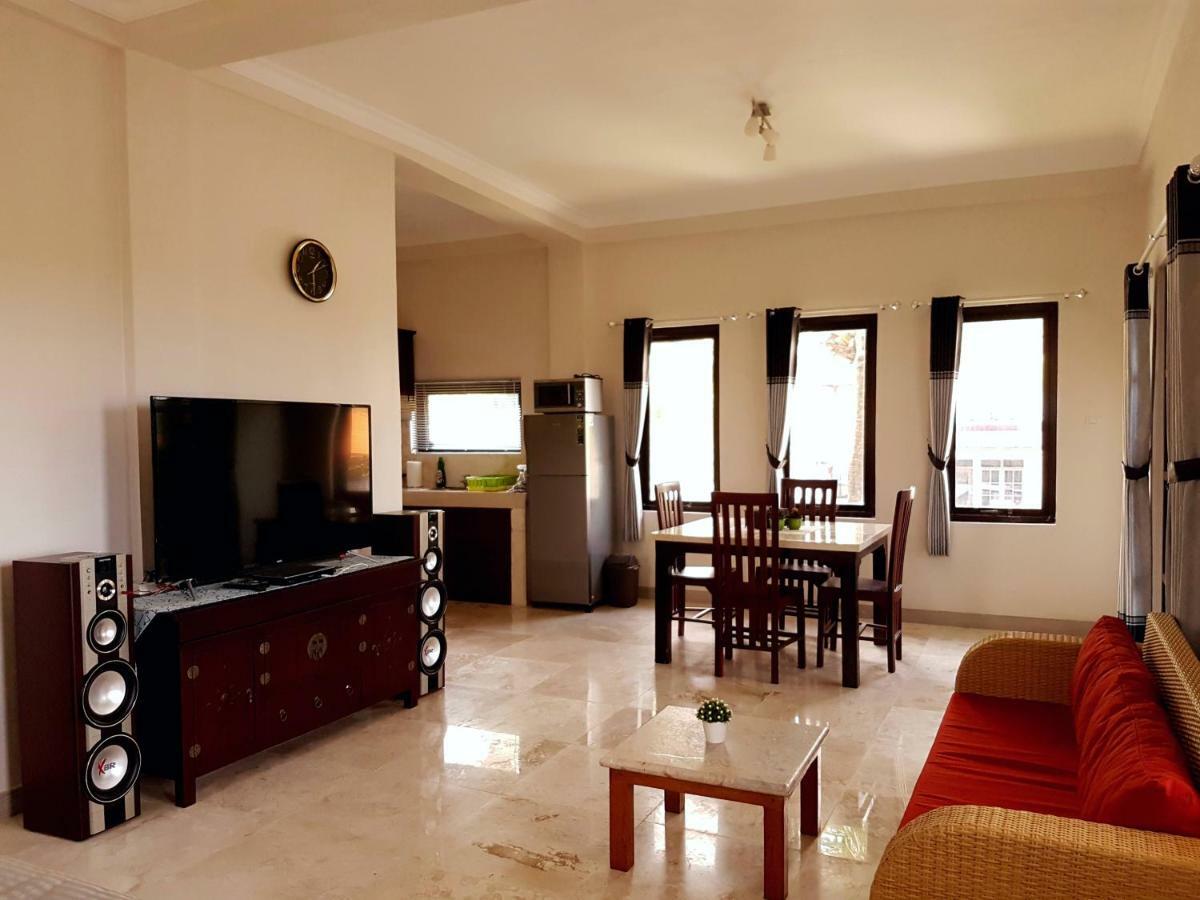 Medewi Manor Aparthotel Airsatang Екстериор снимка