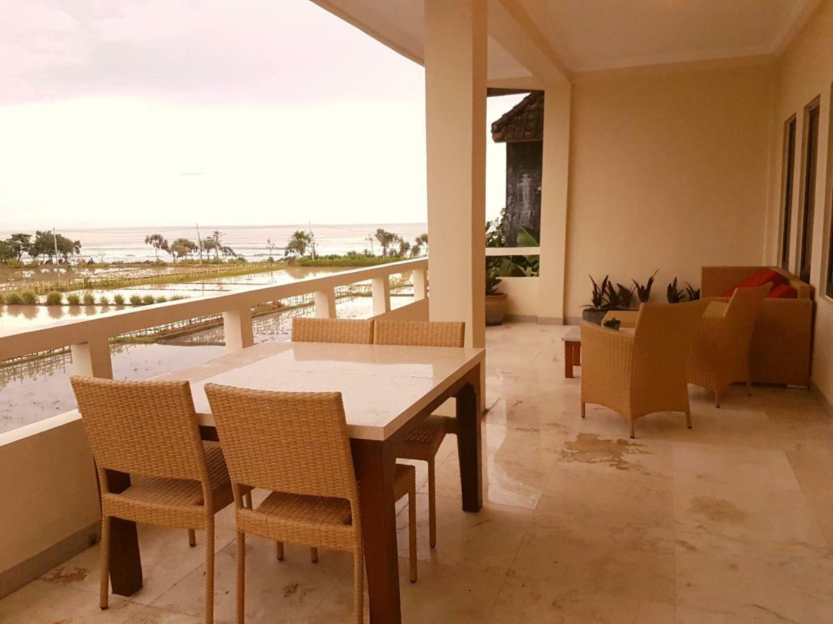 Medewi Manor Aparthotel Airsatang Екстериор снимка