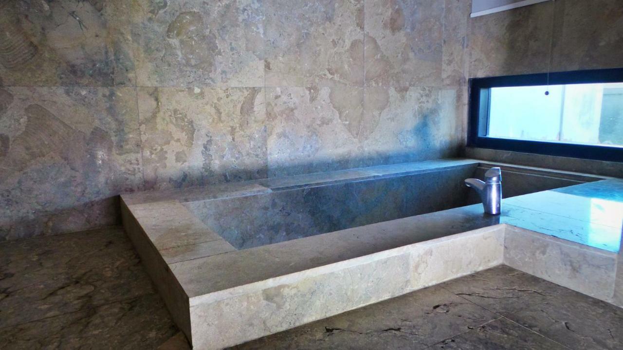 Medewi Manor Aparthotel Airsatang Екстериор снимка